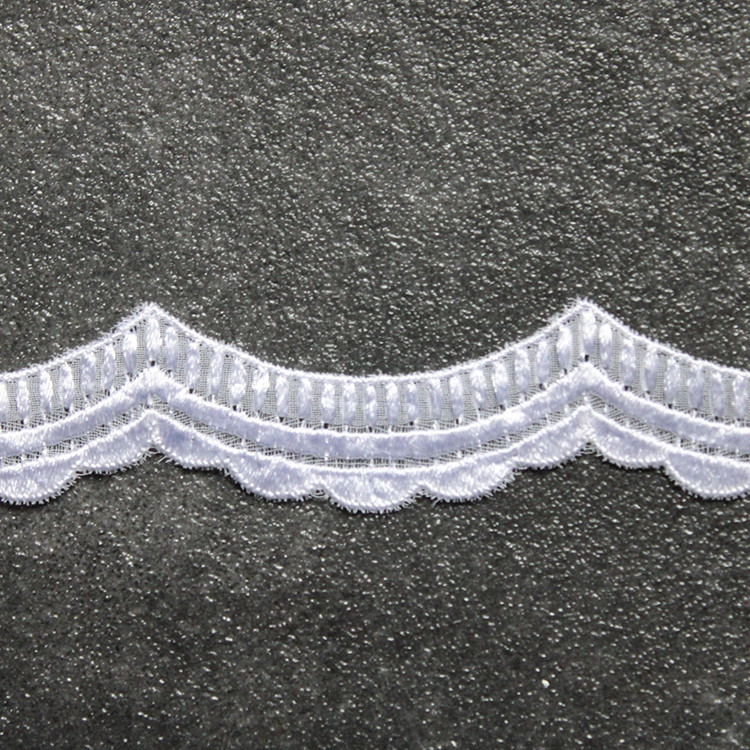 Wit randje 1,5 cm hoog nr.18