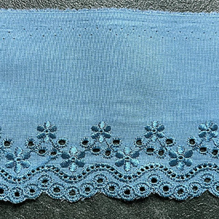 Blauw broderie randje 9cm hoog nr. 38