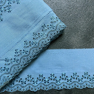 Blauw broderie randje 9cm hoog nr. 38