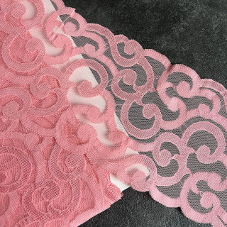 Roze broderie rand 13,5 cm hoog nr.43