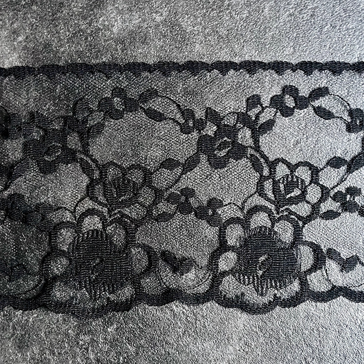 Zwarte broderie kant band 13 cm hoog (nr.47)