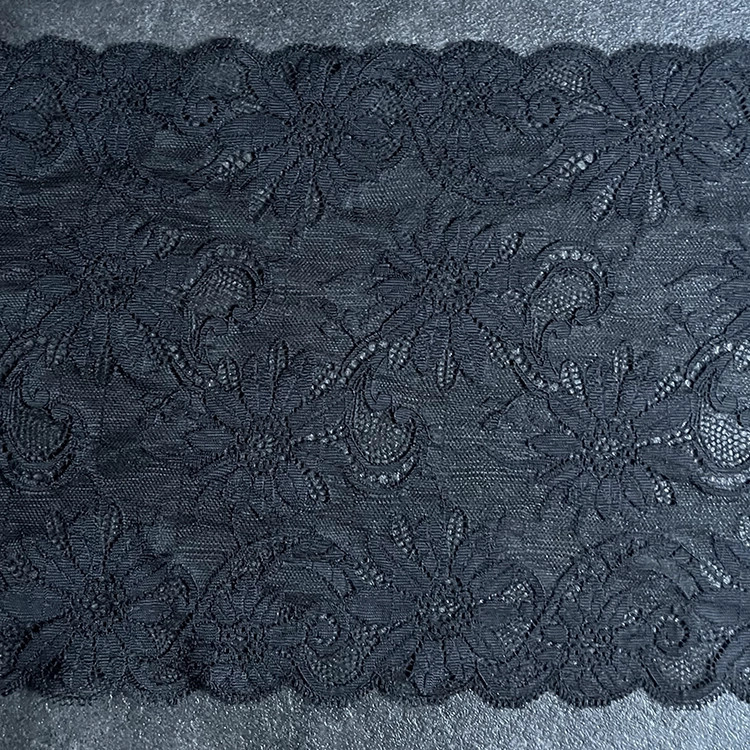 Zwart broderie rand 23 cm hoog nr.49