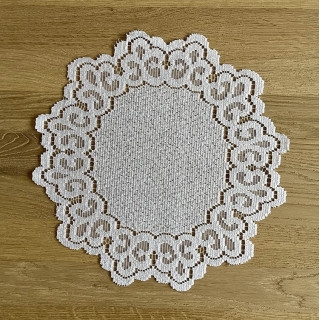Wit kanten kleedje rond | 30 cm diameter (nr.2)