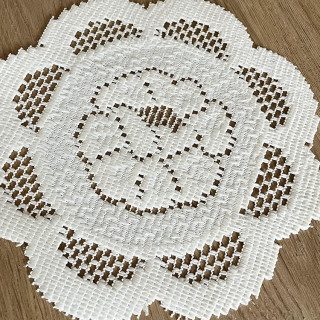 Ivoor kanten kleedje rond | 20 cm diameter (nr.12)