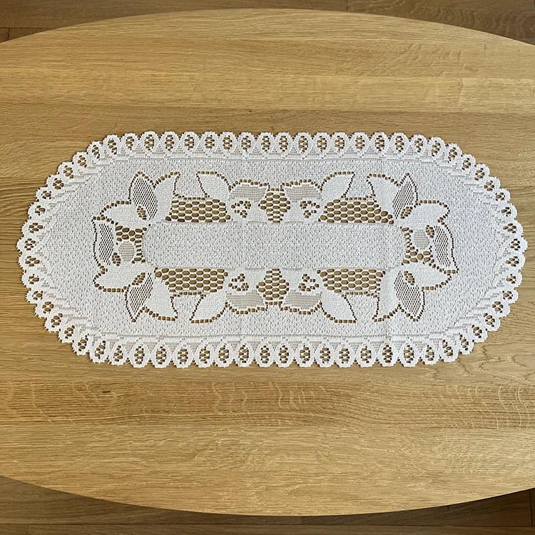 Kanten kleedje wit 30x62cm (nr.5)