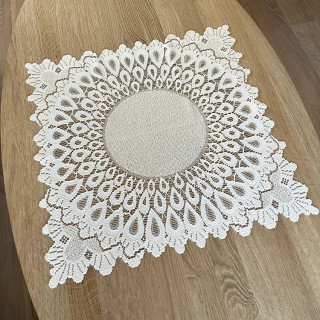 Kanten kleedje ivoor 50x50cm (nr.18)
