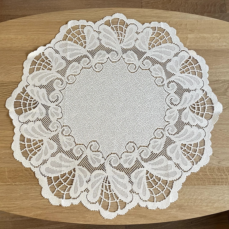 Kanten kleedje ivoor diameter 62 cm (nr.21)