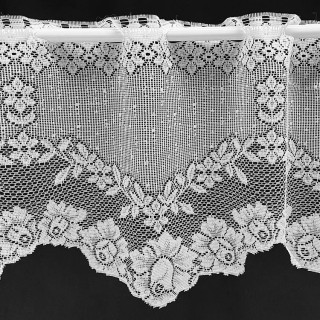 Valletje nr. 442 wit 30cm hoog met bloemen