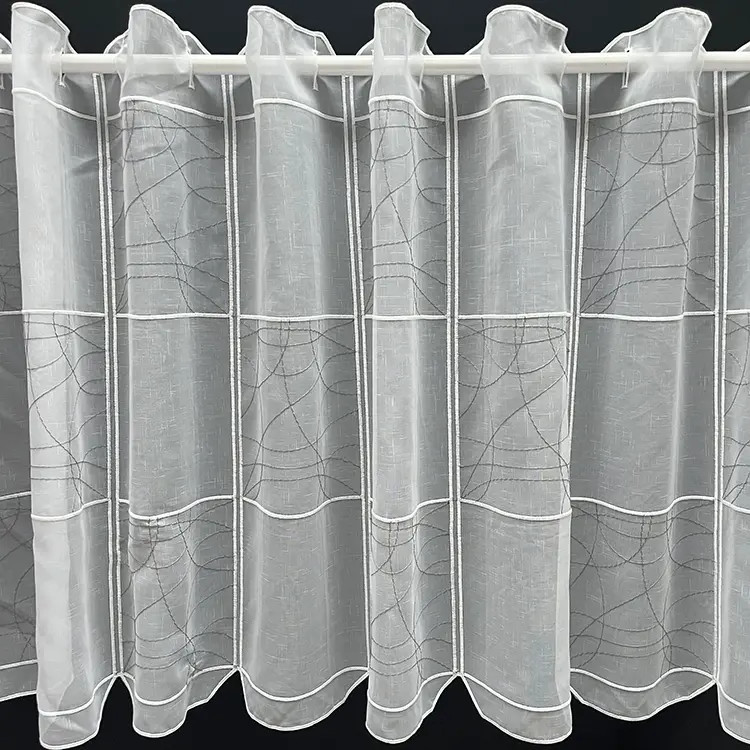 Valletje nr. 24 hoogte 52cm wit met grijs geborduurd | Valletjes gordijnen