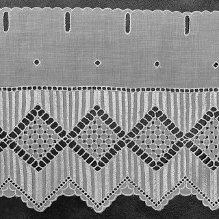 Valletje nr. 87 wit 28cm hoog | Korte vitrage valletjes