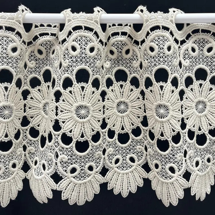 Valletje nr.390 beige 29cm hoog met ringkant