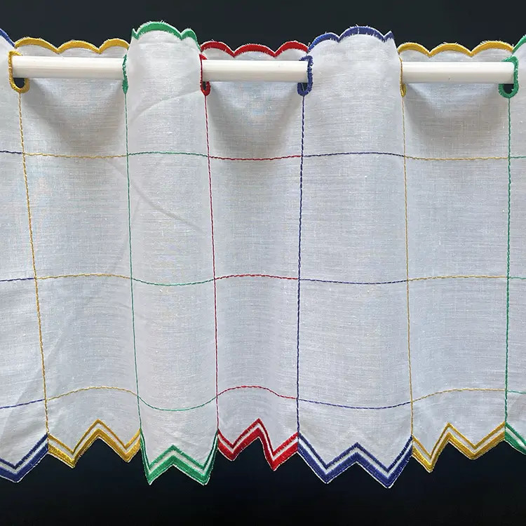 Valletje nr.143 hoogte 28cm gekleurd