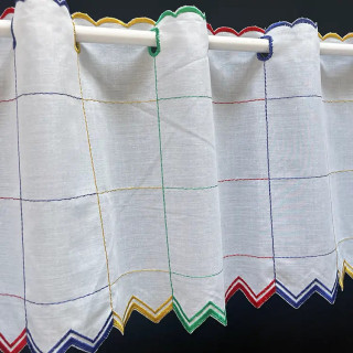 Valletje nr.143 hoogte 28cm gekleurd