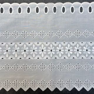 Valletje nr.566 wit 27cm hoog