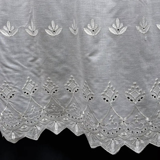 3,7 meter valletje nr.190 off-white hoogte 46cm