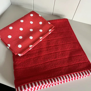 Kracht rood met stippen | Theedoek en keukendoek